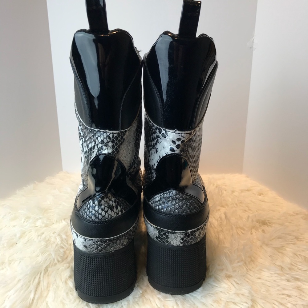 FASHION NOVA PLATFORM SNAKEPRINT LACE BOOT SIZE 11 - Picture 6 of 11